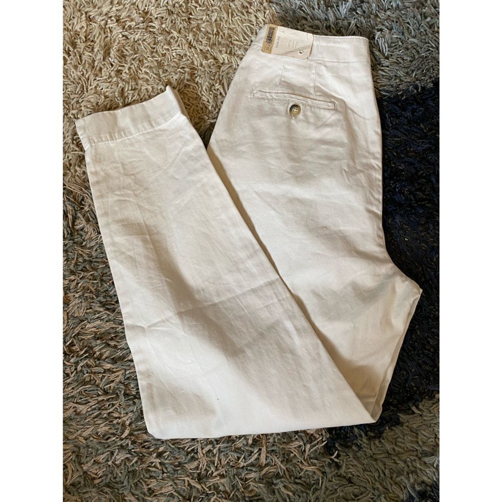 New Vintage Gap Slim Fit Khaki Cropped Pants 10
